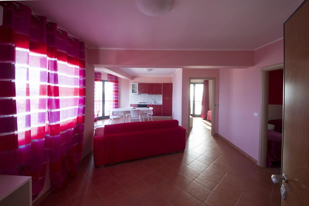 Tus'Hotel Apartments ตูซา ภายนอก รูปภาพ